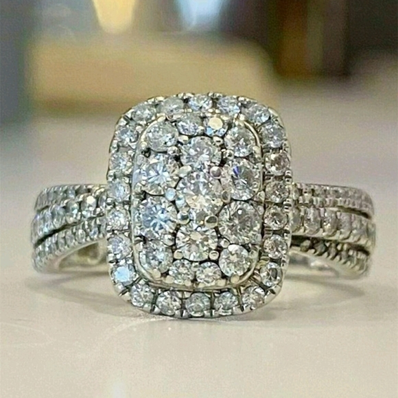 NWOT Intricate Silver Diamond Ring with Split-Shank Design - Picture 1 of 7